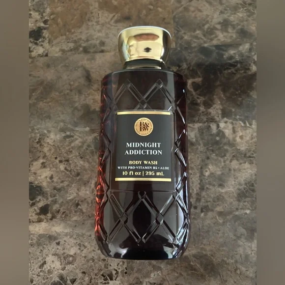 Bath & Body Works Bodywash 10 fl oz Midnight Addiction Bodycare Skin Beauty New - Picture 1 of 3